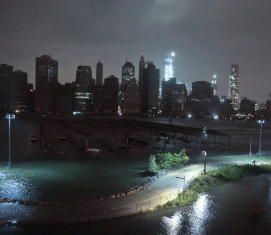 Мощный тропический циклон: влияние урагана «Сэнди» на Куинс