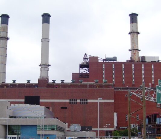 Con Edison – постачальник електроенергії, природного газу та пари у Квінзі