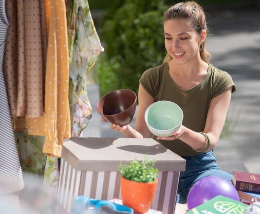 Куди здати старі речі у Квінзі
