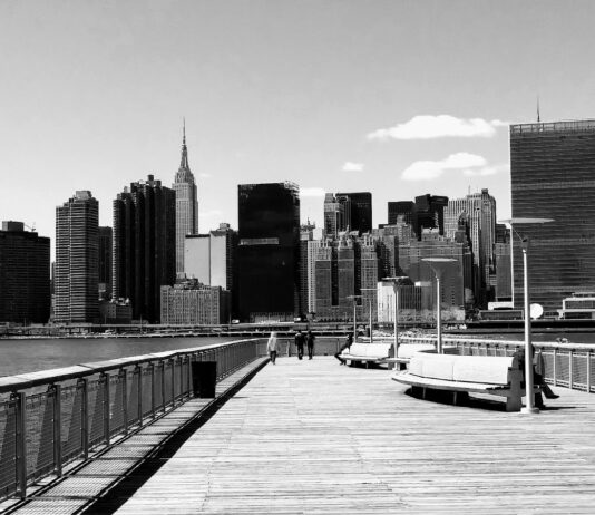 Gantry Plaza State Park