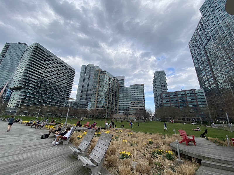 Gantry Plaza State Park