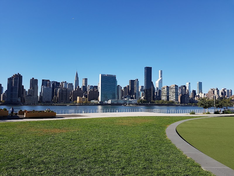 Hunter's Point South Park